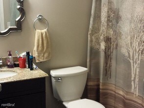 1610 W Jarvis Ave-Unit -Apt 2C in Chicago, IL - Building Photo - Building Photo