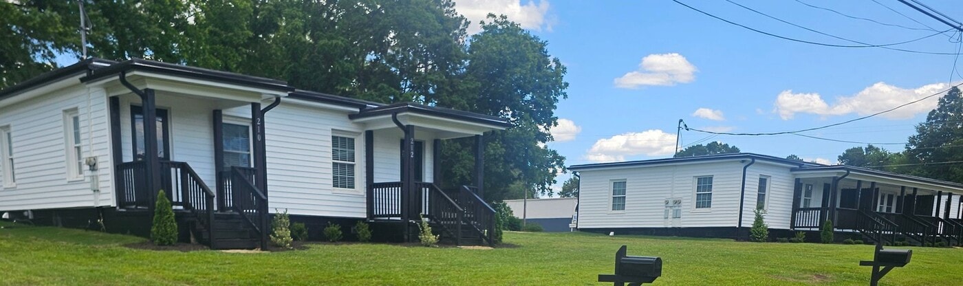 210 Walnut St W in Wilson, NC - Building Photo
