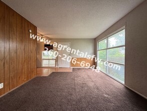 2131 Cozy Ct in Fort Wayne, IN - Building Photo - Building Photo