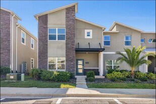 1034 Splash Shot Pl in Davenport, FL - Building Photo