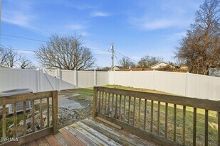 1217 Kentucky Ave in Bristol, TN - Building Photo