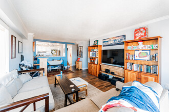 15 North Beacon St, Unit 402 in Boston, MA - Building Photo - Building Photo