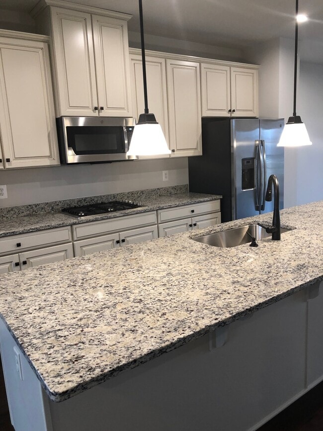 7025 Van Dusen Rd in Laurel, MD - Building Photo - Building Photo