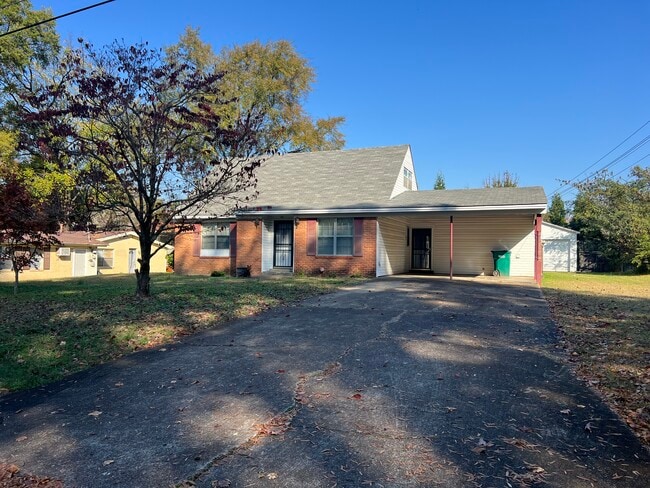 property at 29 Kemmons Dr