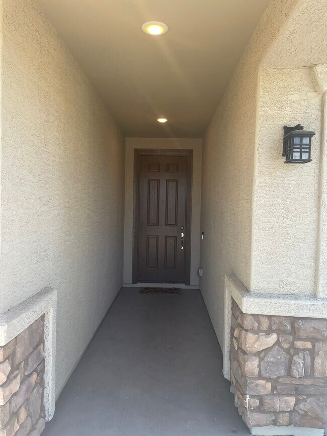 12610 W Northview Ave in Glendale, AZ - Building Photo - Building Photo