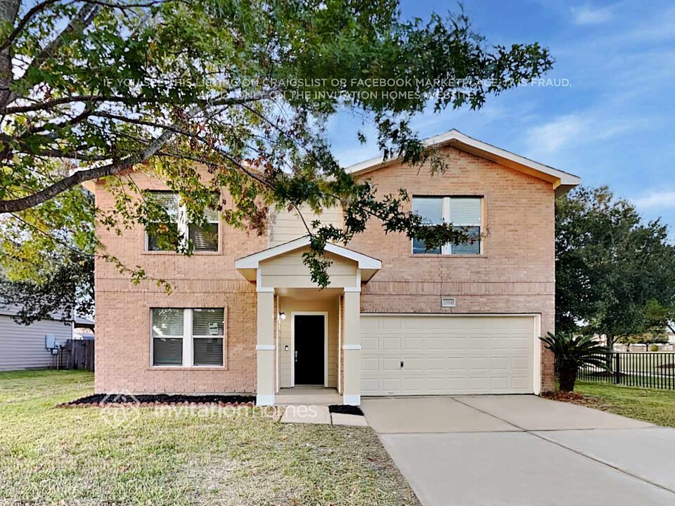 19814 Rustic Lake Ln in Cypress, TX - Building Photo