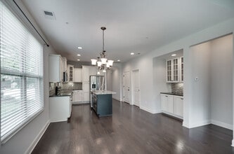 141 Ambassador Private Cir in Hendersonville, TN - Foto de edificio - Building Photo