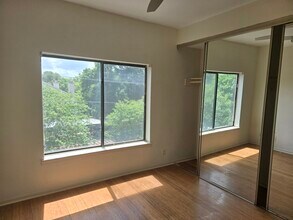 2207 S Braeswood Blvd, Unit 42D in Houston, TX - Building Photo - Building Photo