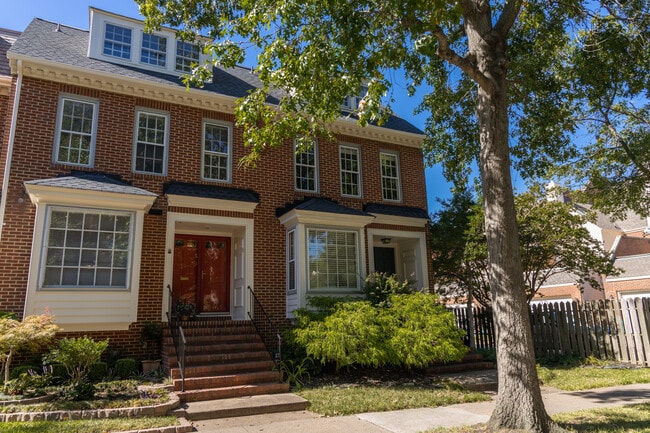 property at 817 Botetourt Gdns