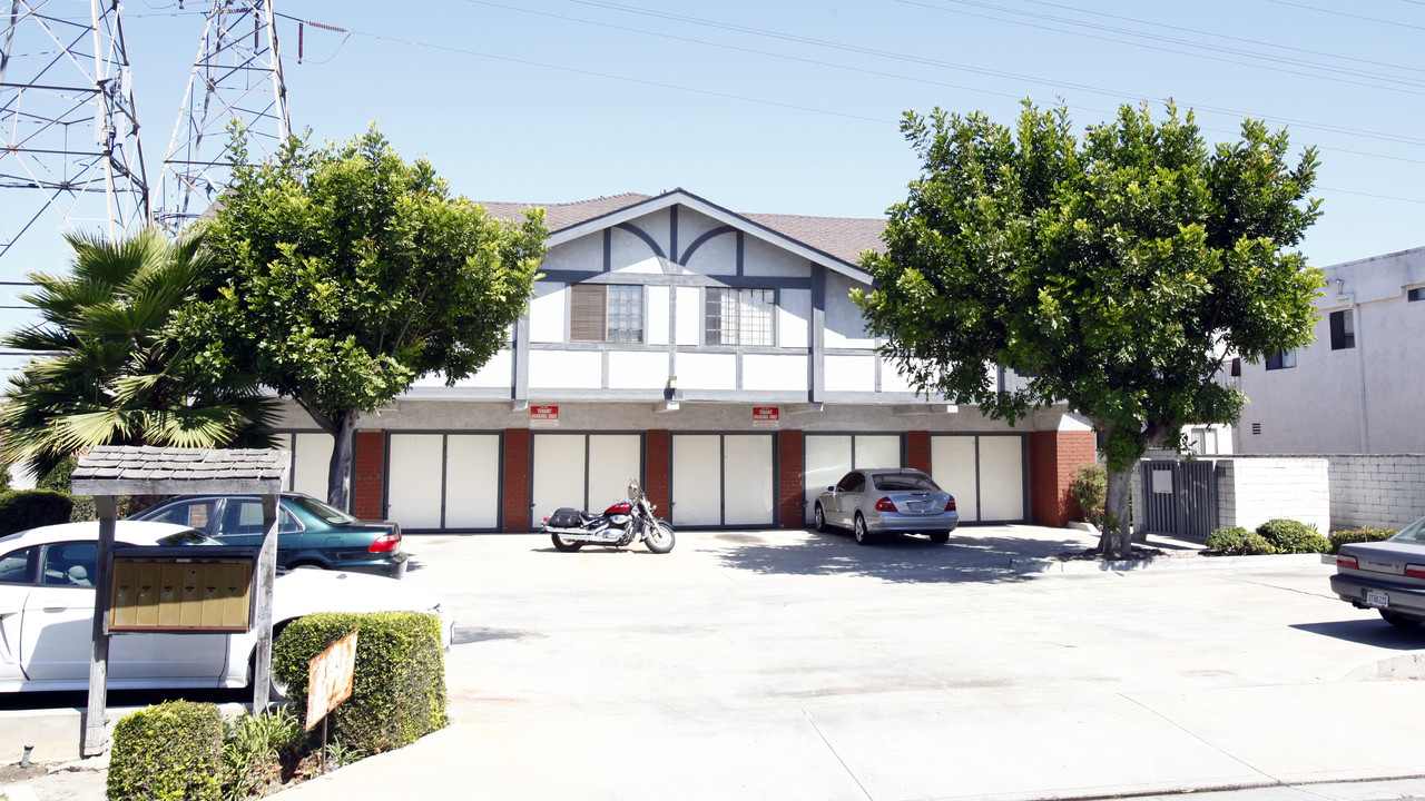 13832-13842 Iowa St in Westminster, CA - Building Photo