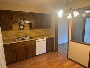 6937 Unity Ave N in Minneapolis, MN - Building Photo - Building Photo