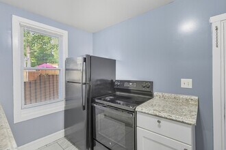5821 Royal Oak Ave in Baltimore, MD - Building Photo - Building Photo