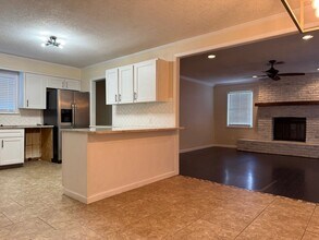 8606 Holiday Dr in Sherwood, AR - Building Photo - Building Photo