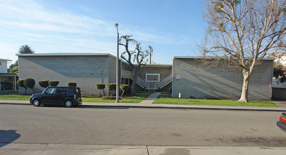 424 Anderwood Ct in Pomona, CA - Foto de edificio - Building Photo