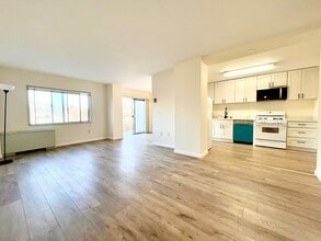 1111 University Blvd W, Unit 402 in Silver Spring, MD - Building Photo - Building Photo