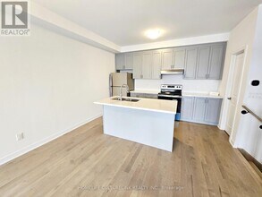 25 John Canning Wy in Markham, ON - Building Photo - Building Photo