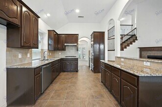 8549 Meadow Sweet Mdw in Desoto, TX - Building Photo - Building Photo