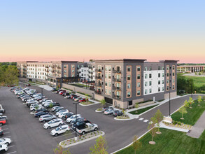 Caliper Apartments in Maple Grove, MN - Foto de edificio - Building Photo