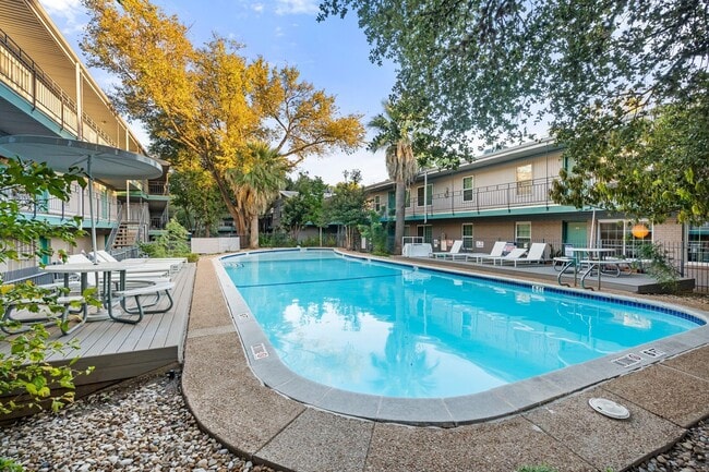300 Crockett St, Unit 304 in Austin, TX - Building Photo - Building Photo