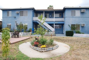 13505 Saticoy St Apartments