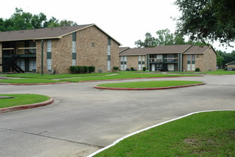 Timbers Edge in Beaumont, TX - Foto de edificio - Building Photo