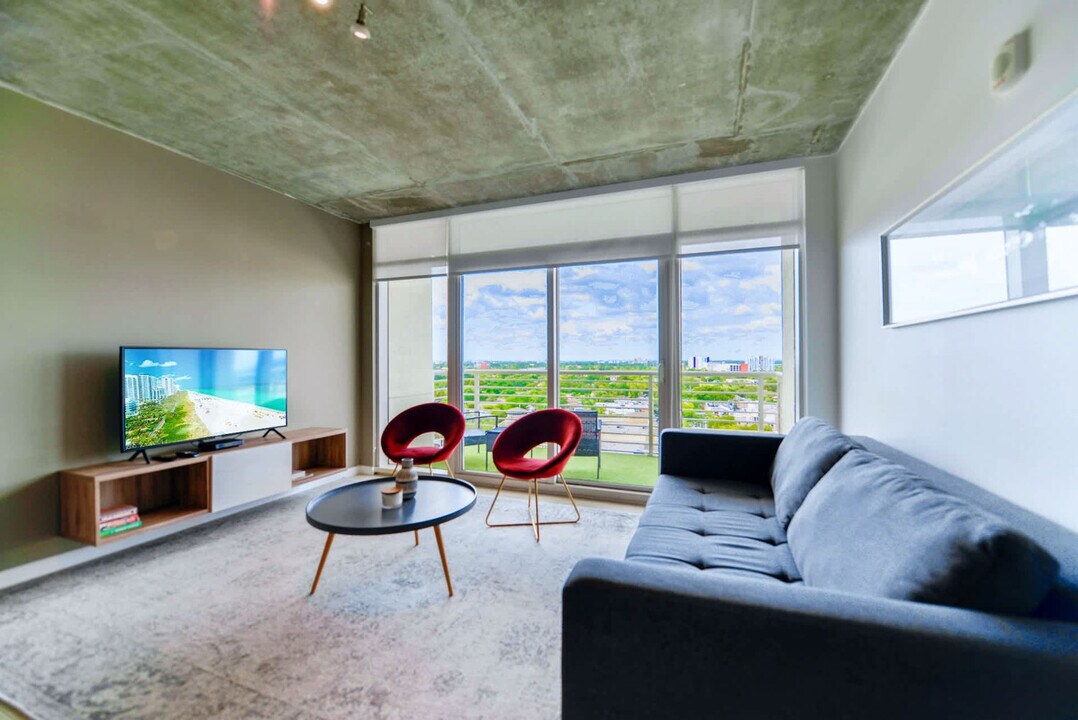 3250 NE 1st Ave in Miami, FL - Building Photo