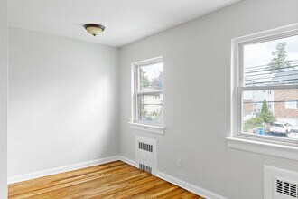 Larchmont Manor in Union Township, NJ - Foto de edificio - Building Photo