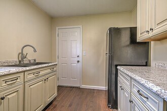 214 Taylor Ave in Johnson City, TN - Building Photo - Building Photo