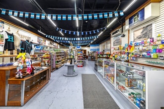 2004-2006 Bergenline Ave in Union City, NJ - Foto de edificio - Interior Photo