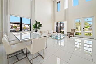 16060 NW 89th Ct in Miami Lakes, FL - Building Photo - Building Photo