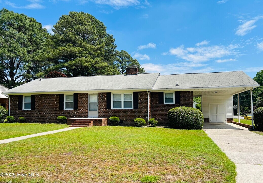 107 Vernon St in Greenville, NC - Building Photo