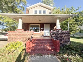 593 Hoye Ave in Akron, OH - Building Photo