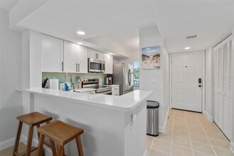 433 Cerromar Ln in Venice, FL - Building Photo - Building Photo