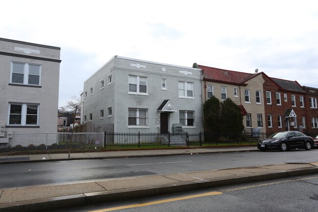 1715 W Virginia Ave NE in Washington, DC - Building Photo - Building Photo