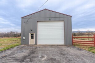 266 Shannon Hill Ln in Charles Town, WV - Building Photo