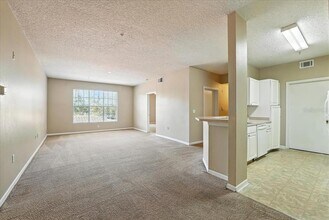 5572 Metrowest Blvd in Orlando, FL - Building Photo - Building Photo