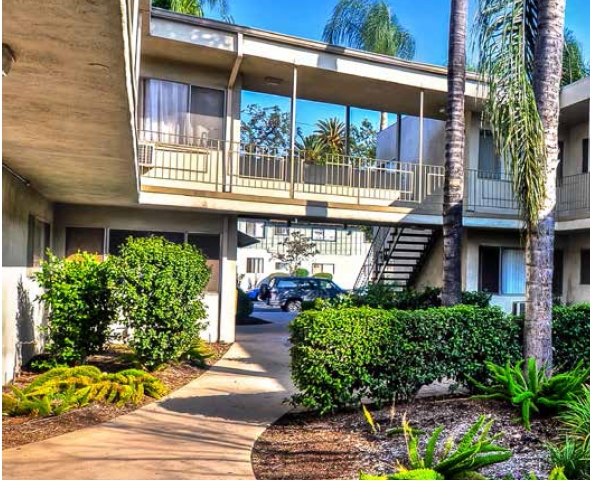 San Gabriel Apartments in Azusa, CA - Foto de edificio