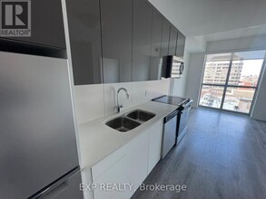 60-760 Frederick St in Kitchener, ON - Building Photo - Building Photo