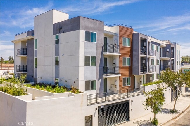 property at 12147 Magnolia Blvd