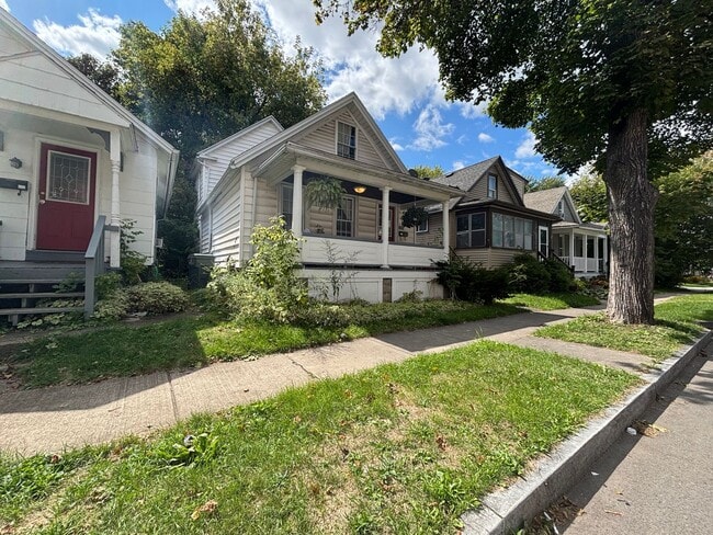 363 Caroline St in Rochester, NY - Building Photo - Building Photo
