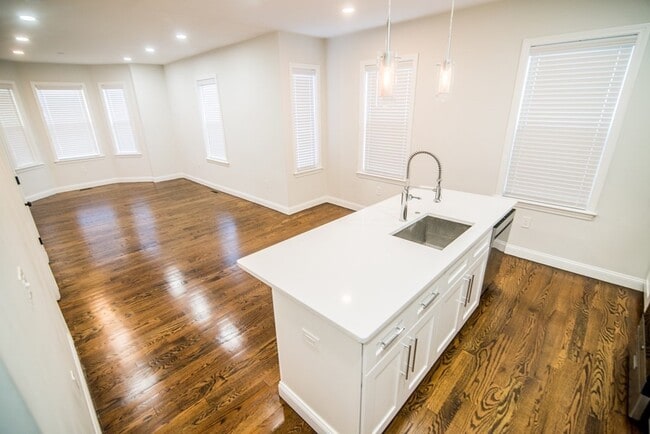 757 Washington St, Unit 1 in Boston, MA - Building Photo - Building Photo