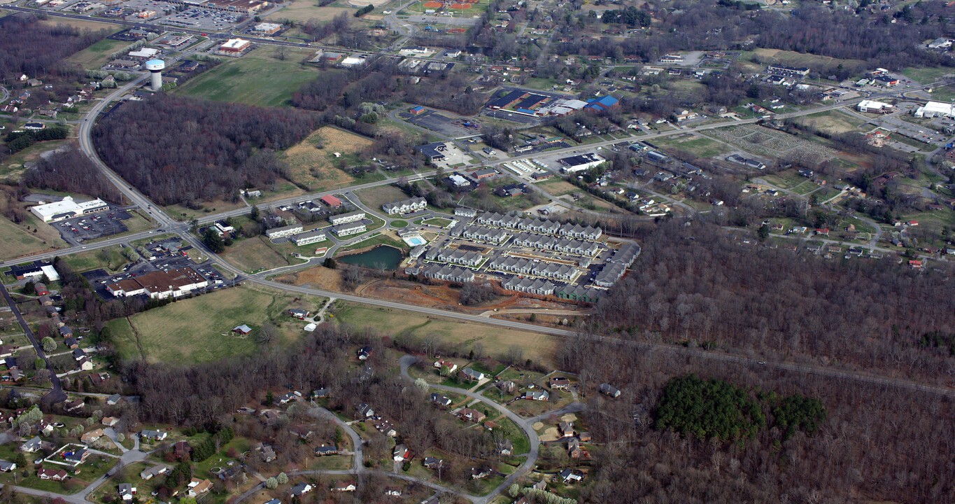 Twin Springs Apartments in White House, TN - Foto de edificio