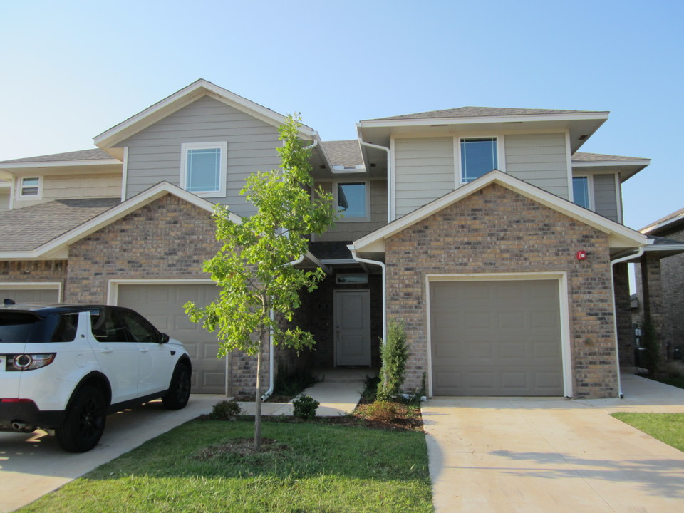 River Run in Moore, OK - Building Photo