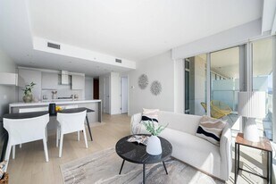 5199 Brighouse Way in Richmond, BC - Building Photo