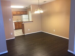 3015 Flask Dr in Dallas, TX - Building Photo - Building Photo