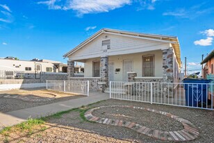 3 Bed - 2 Bath in El Paso, TX - Building Photo