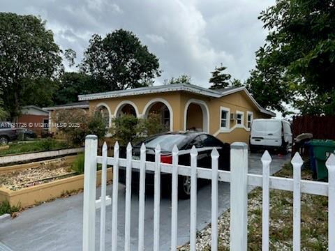 2452 NW 178th Terrace in Miami Gardens, FL - Foto de edificio