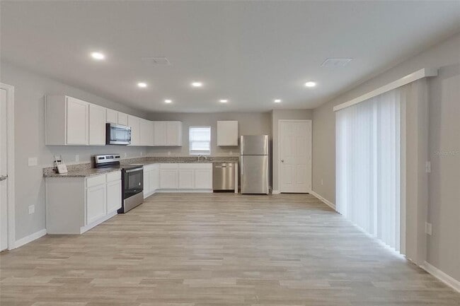 1709 Nebraska Loop in Sumterville, FL - Building Photo - Building Photo