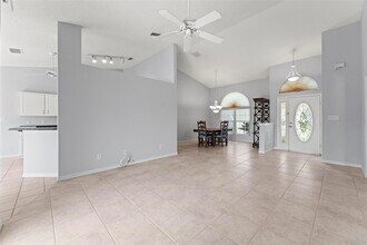 25316 Crestwater Dr in Leesburg, FL - Building Photo - Building Photo