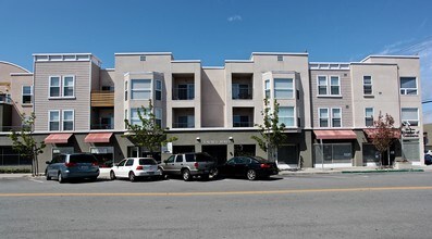 Laurel Theater Apartments in San Carlos, CA - Building Photo - Building Photo